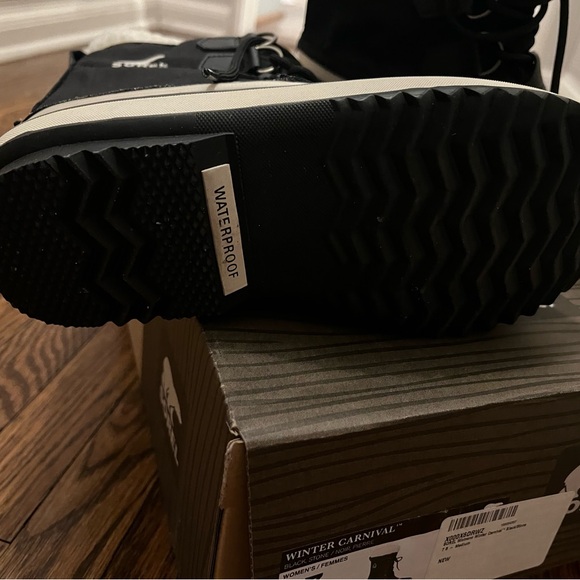 Sorel Winter Carnival Snow Boots Gray Black size 7-NEW - Picture 3 of 6